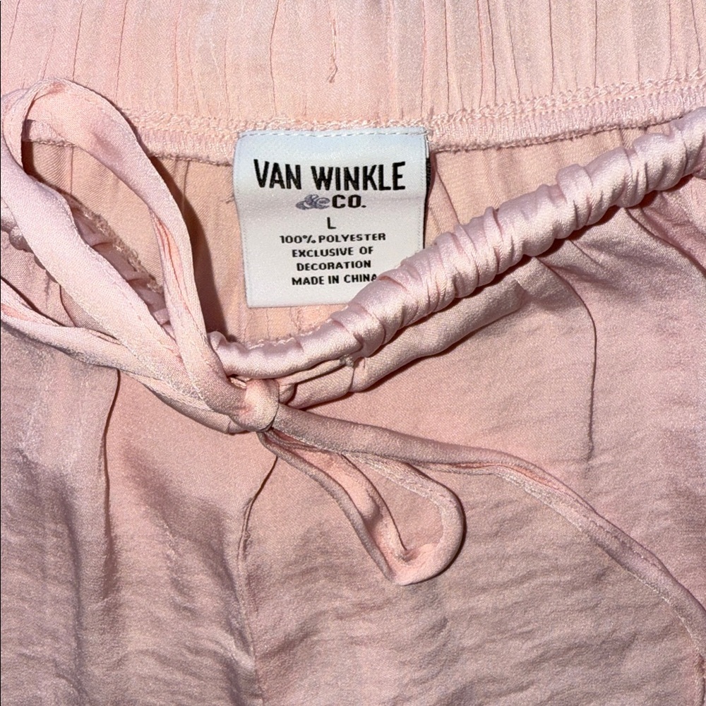 Van Winkle Co. Matte Silk Pink Pajama Set V-Neck & Drawstring Shorts Lacey Sz L - Picture 3 of 14